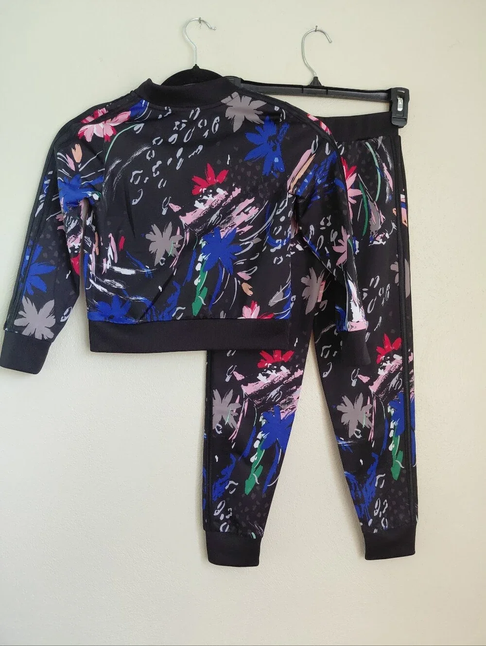 Girls  Adidas Black Floral Print Track Jacket and Joggers Sz 6x
